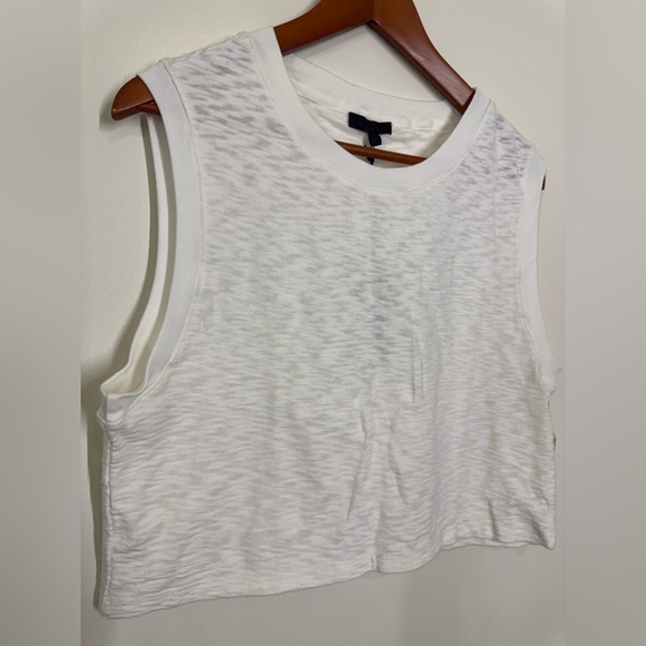 NWT The Range Brand Women's White Sleeveless Tank Top Large Cropped - Picture 2 of 9